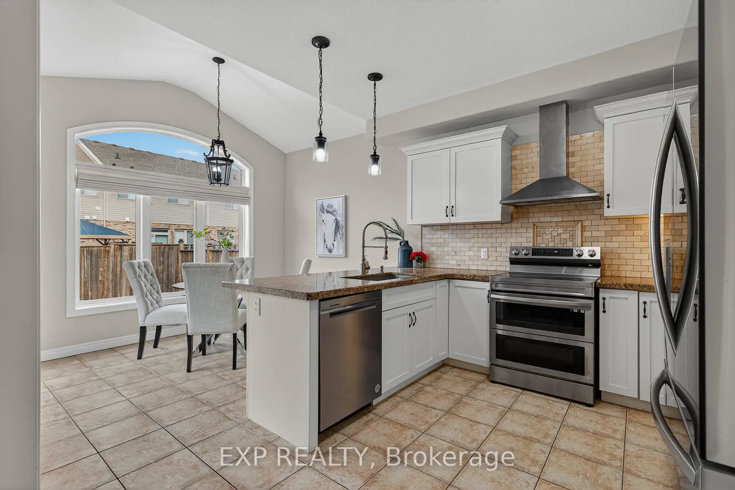 Additional image 7 of 100 Garinger Crescent