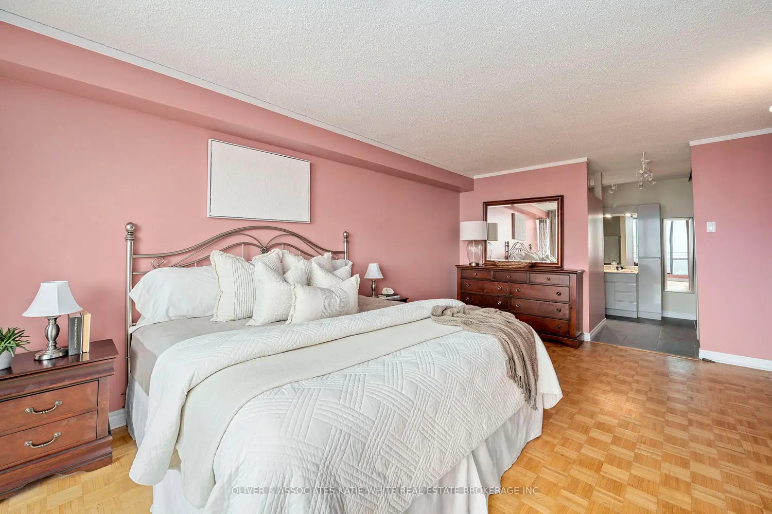 Additional image 11 of 380 King Street 1507
