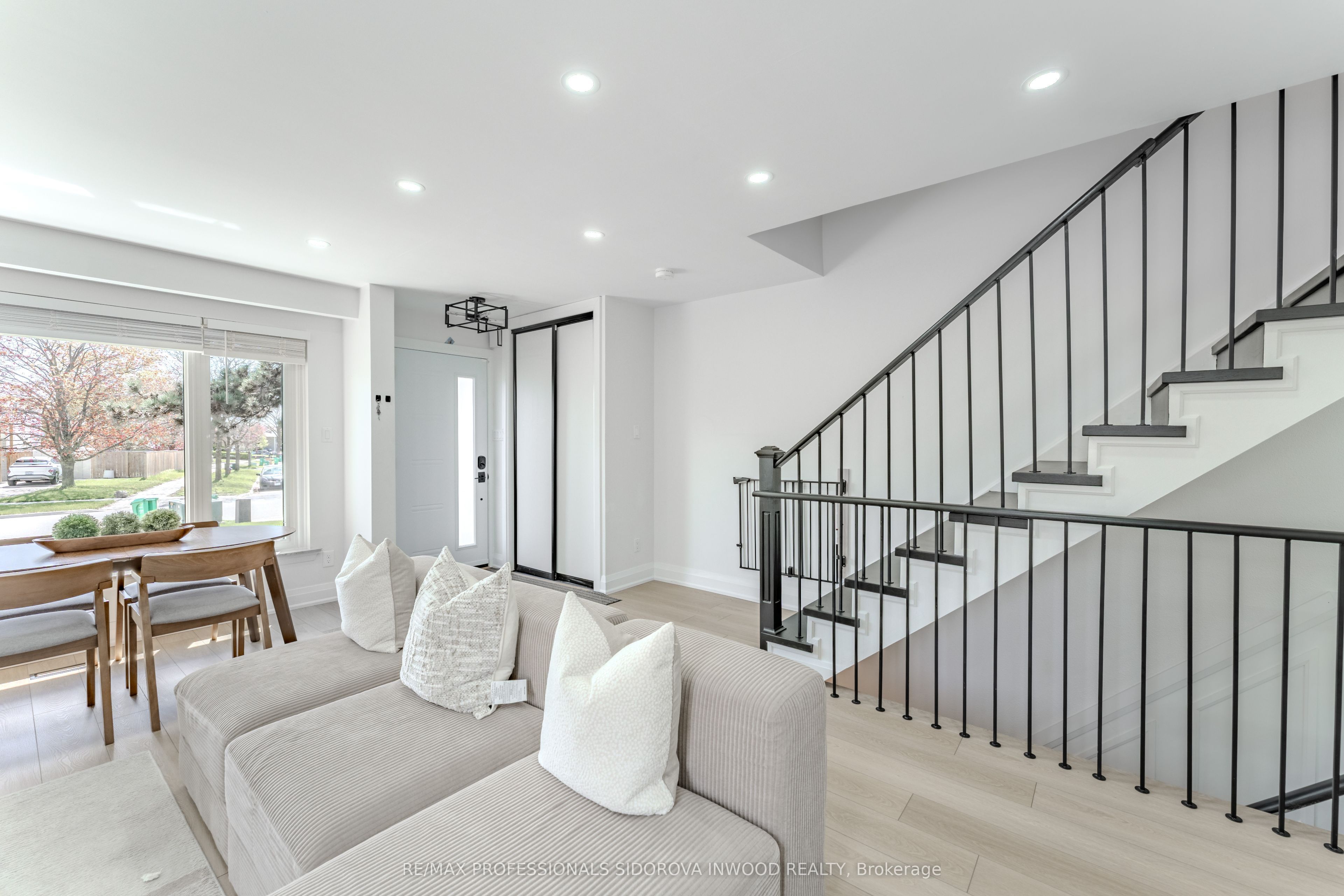 Additional image 5 of 2365 Delkus Crescent, Mississauga, ON, L5A 1K8