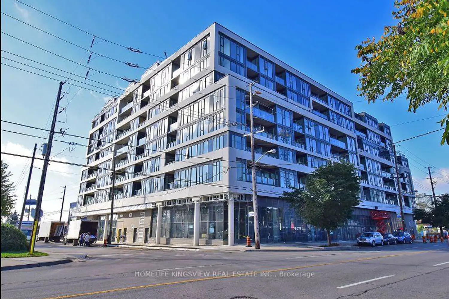 859 The Queensway 910