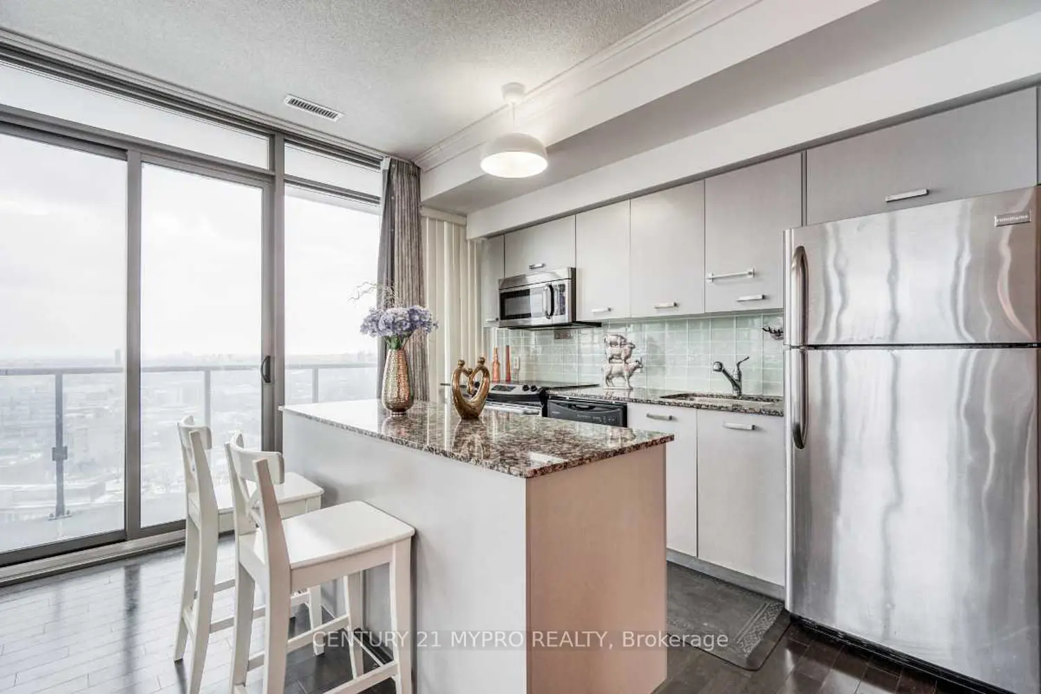 Additional image 12 of 832 Bay Street 2810
