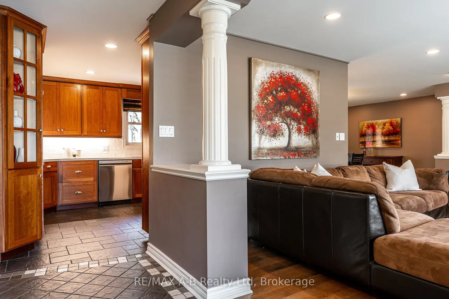 491 Elizabeth Street photo 3