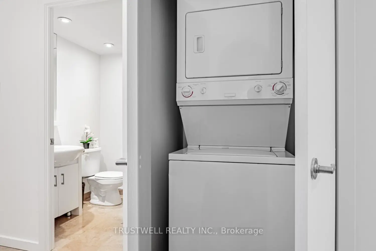 Additional image 18 of 208 Queens Quay 511