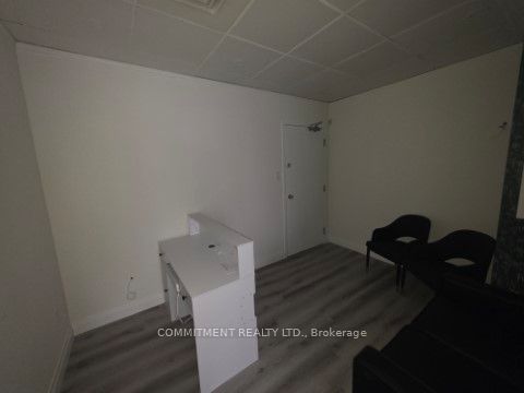 Additional image 5 of 302-2100 Finch Avenue W, Toronto, ON, M3N 2Z9