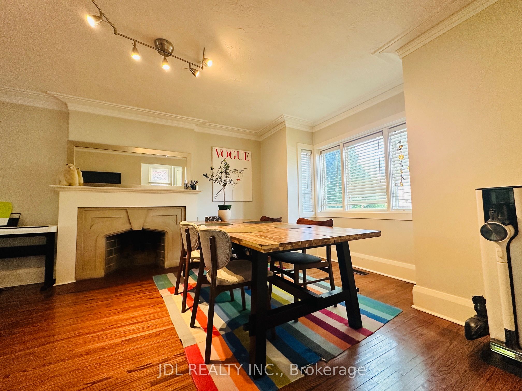 Additional image 2 of 301 Old Orchard Grove, Toronto, ON, M5M 2E6