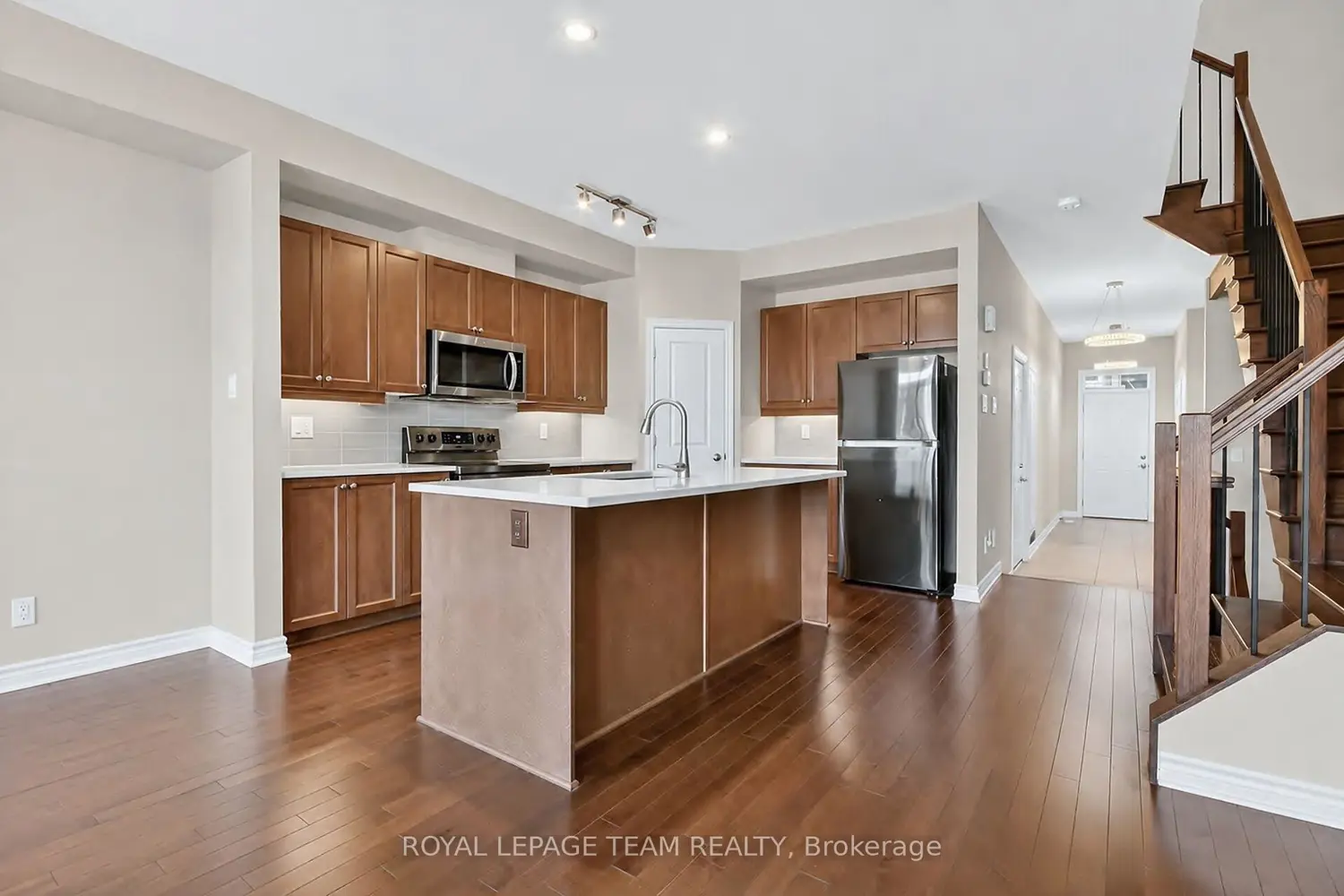765 Dearborn Private photo 4