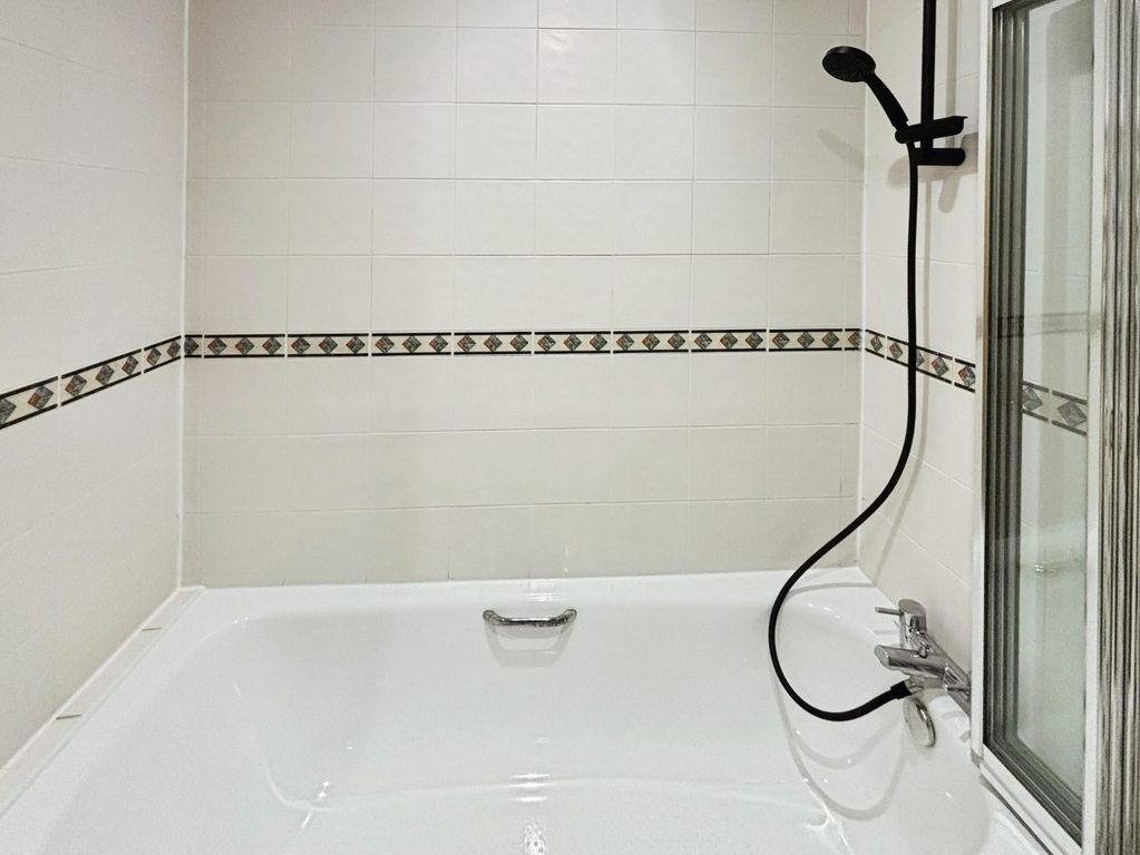 Additional image 11 of 2 bed flat to rentWilbraham Road, Manchester M14