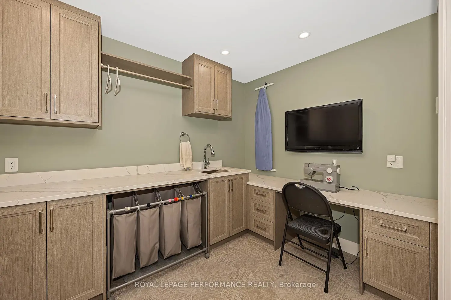 Additional image 9 of 544 Neighbourhood Way