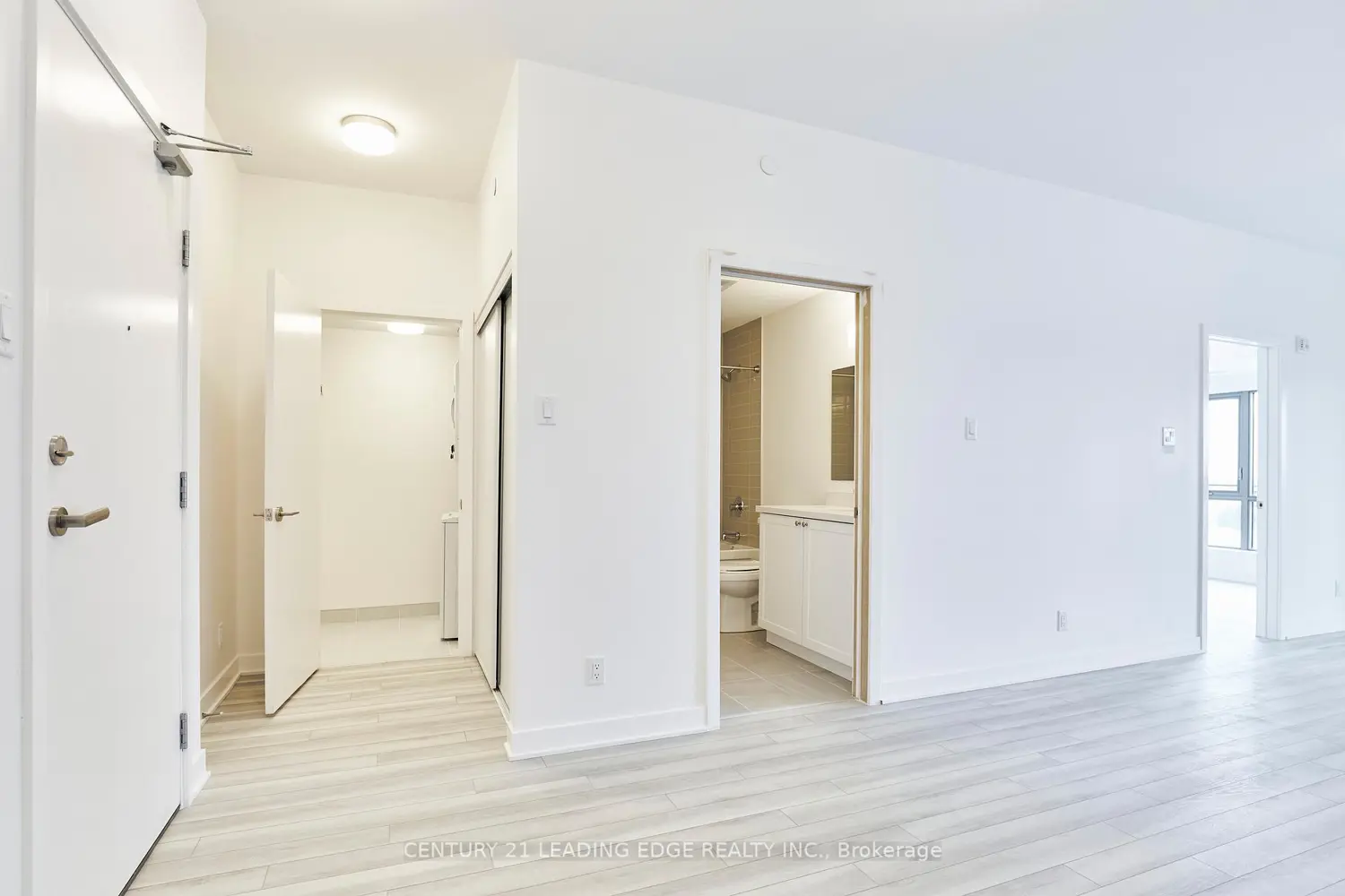 55 Clarington Boulevard 511 photo 4