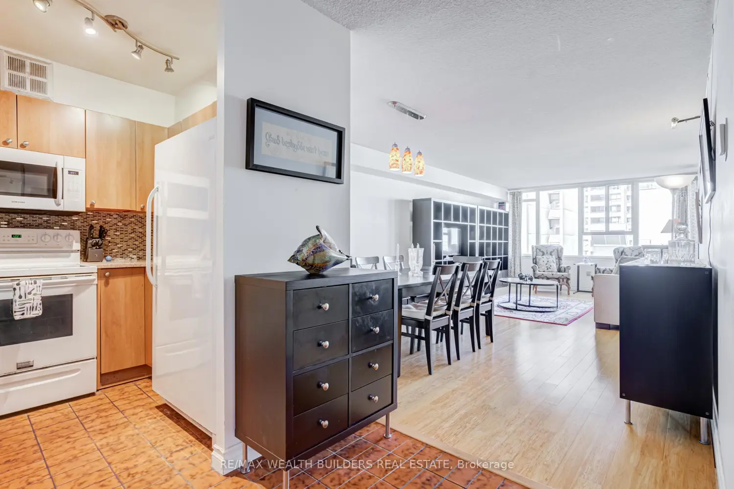 Additional image 3 of 45 Carlton Street 1009