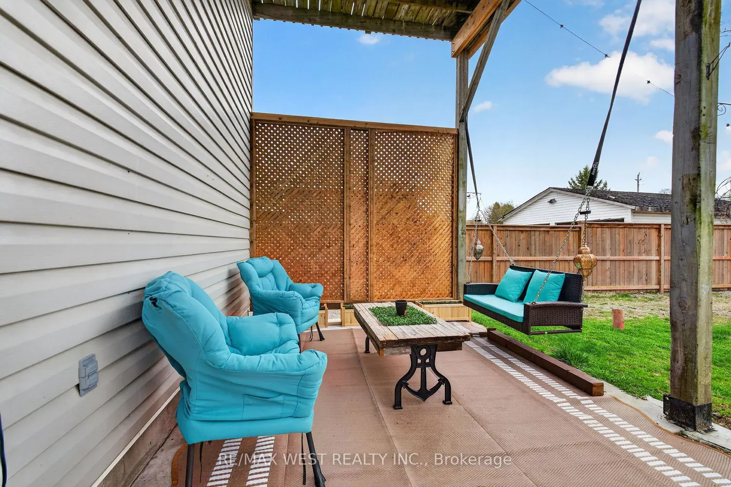 Additional image 14 of 5571 Perth Road Crescent