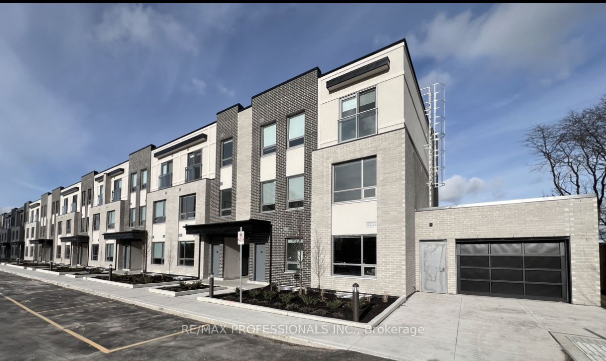 123-62 Dixfield Drive, Toronto, ON, M9C 3W1