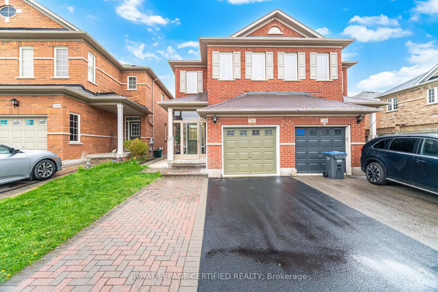 3302 Stoney Crescent