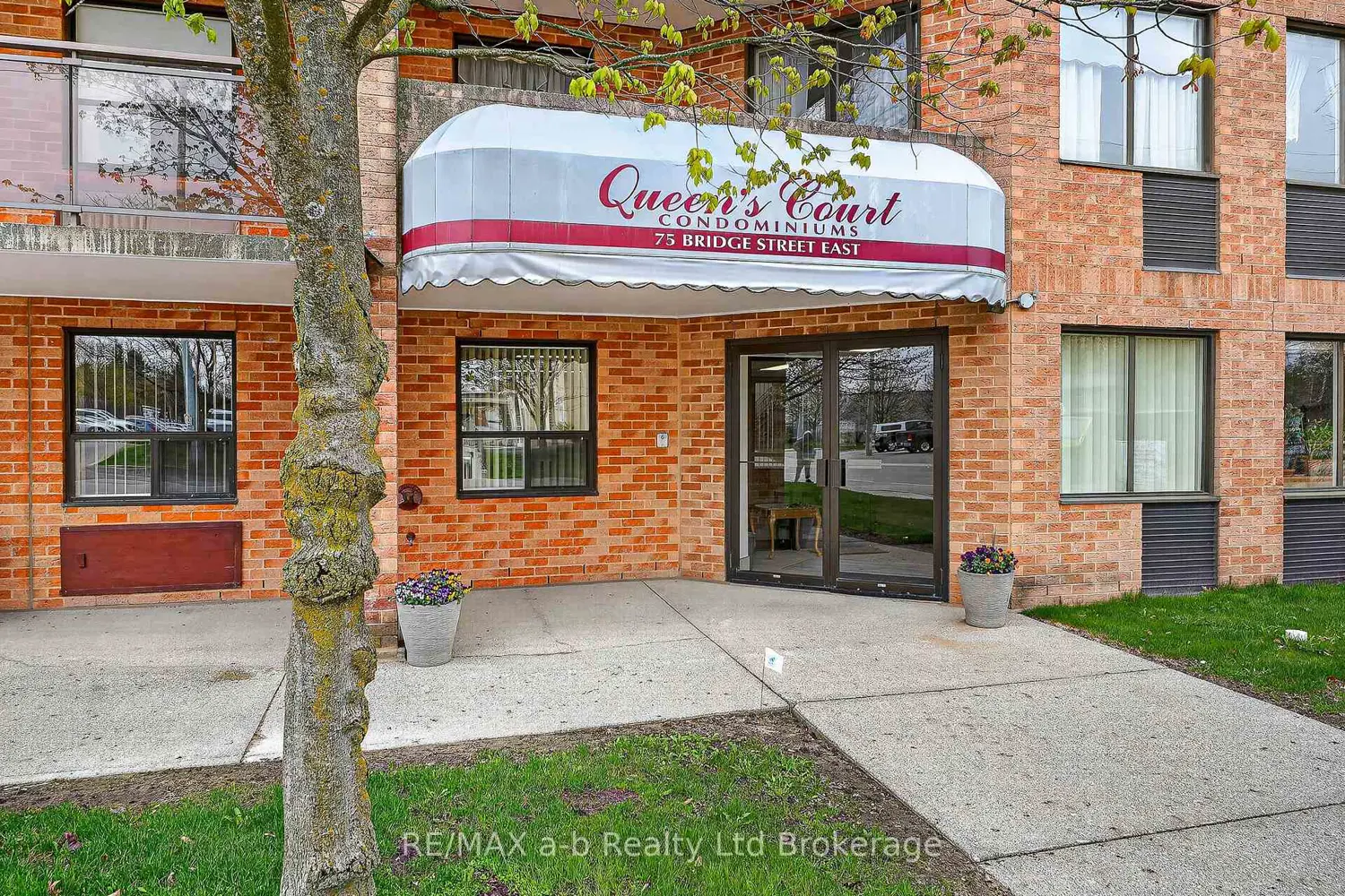 75 Bridge Street 402