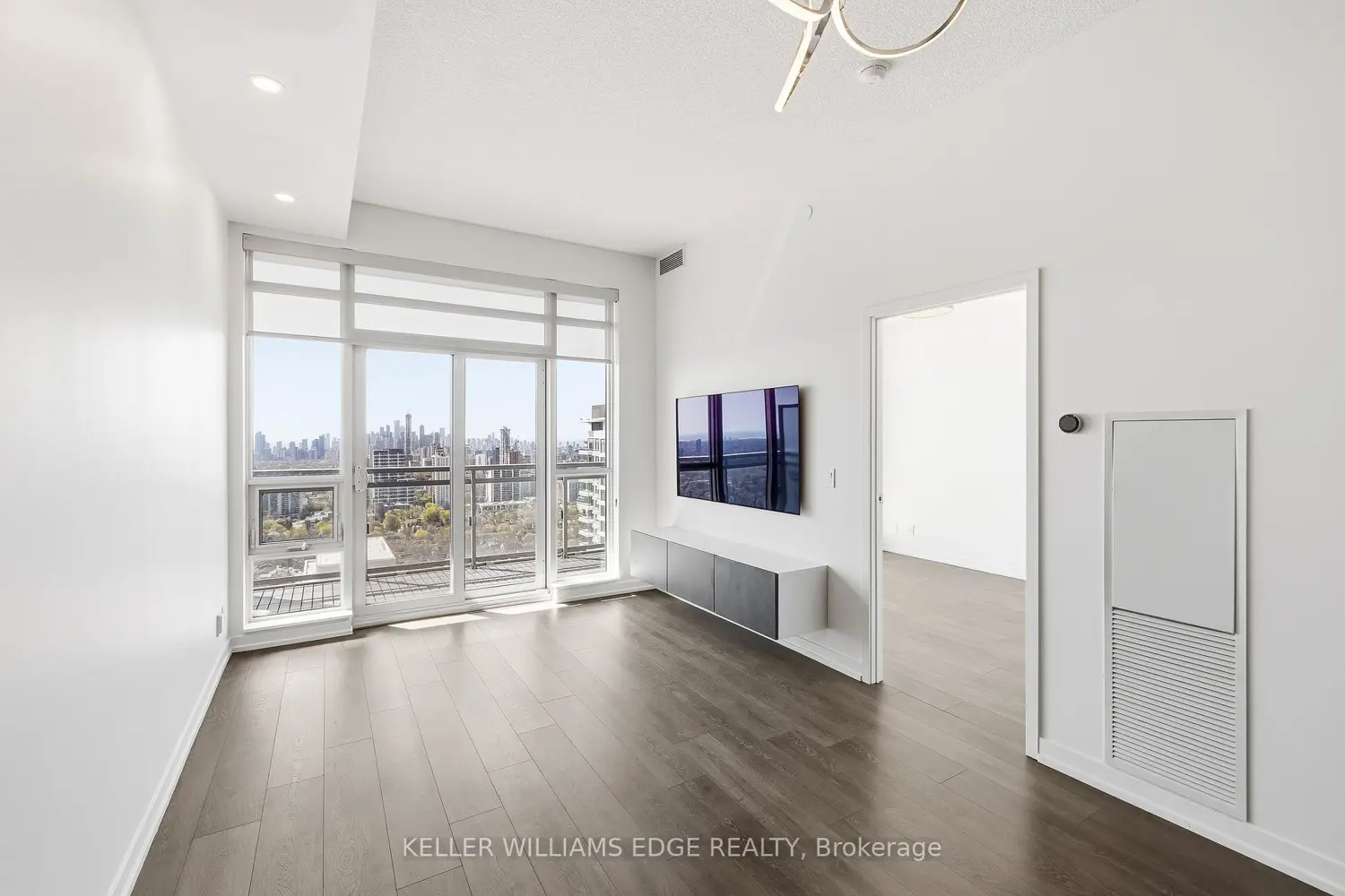 Additional image 10 of 89 Dunfield Avenue 3409