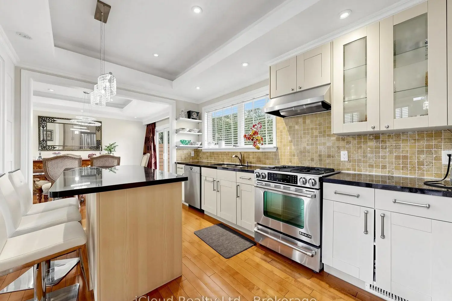 Additional image 13 of 164 Munro Boulevard