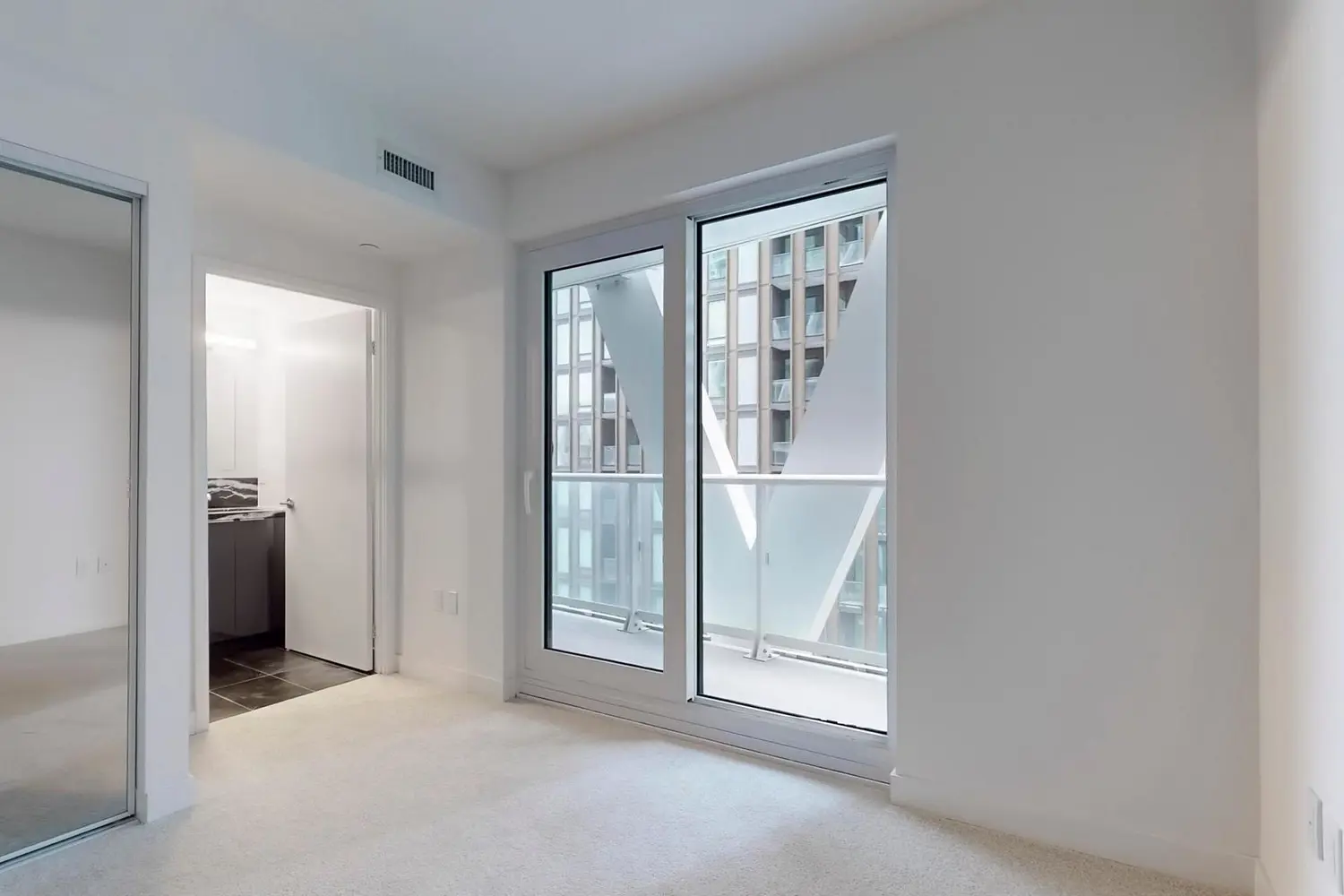 Additional image 11 of 230 Simcoe Street 2212