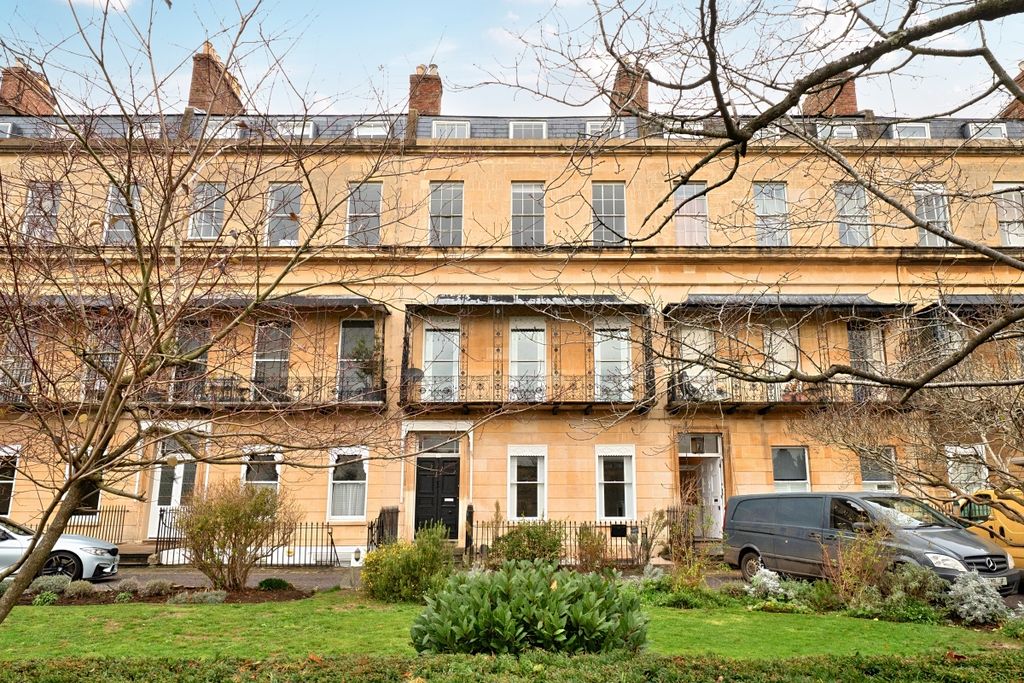 6 bed town house to rentSuffolk Square, Cheltenham GL50