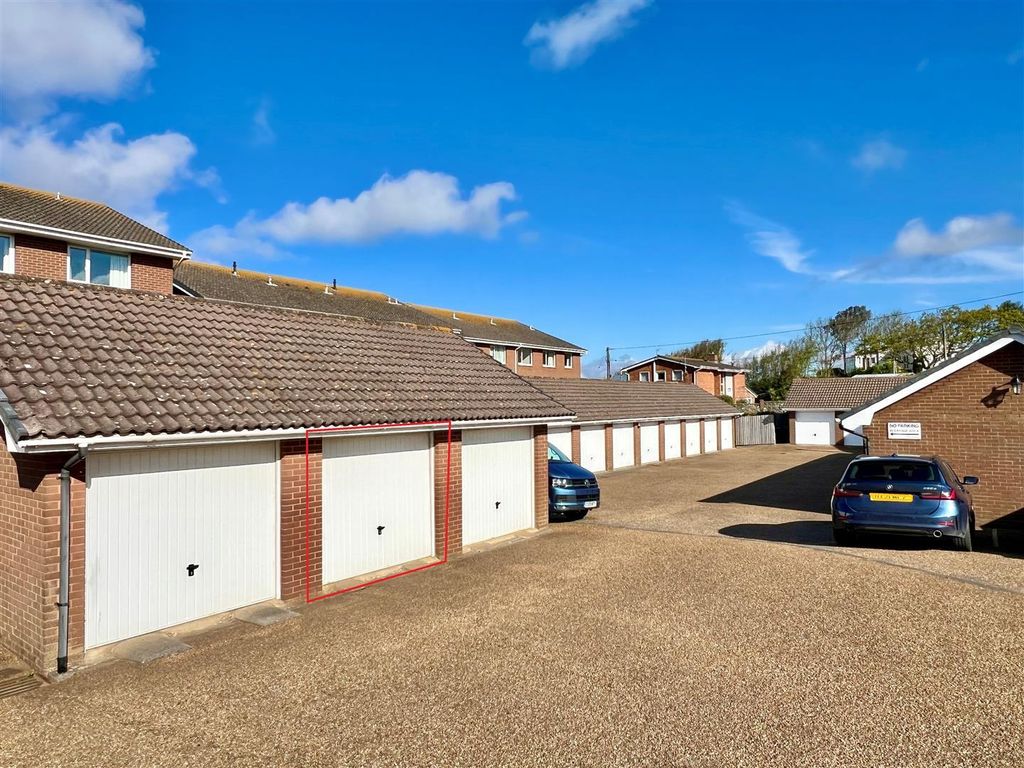 Additional image 11 of 3 bed flat to rentGranville Road, Totland Bay PO39