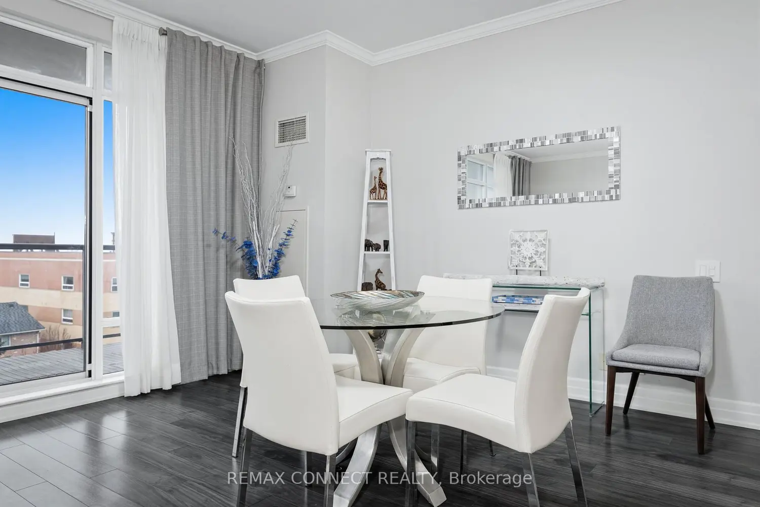 Additional image 10 of 11121 Yonge Street 512