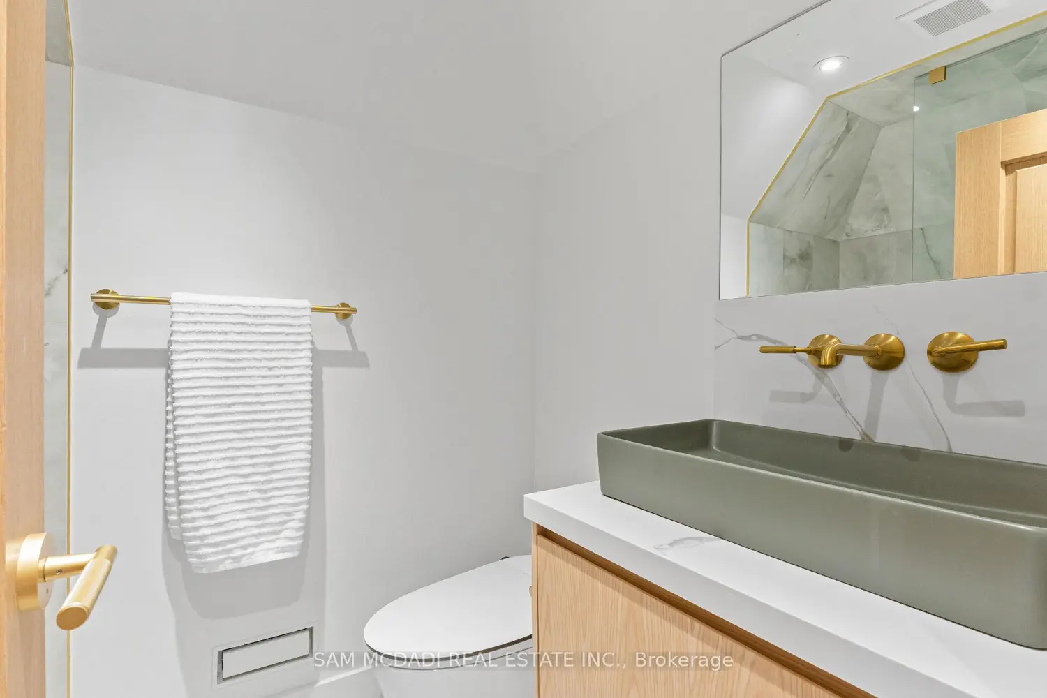 Additional image 15 of 977 Unsworth Avenue