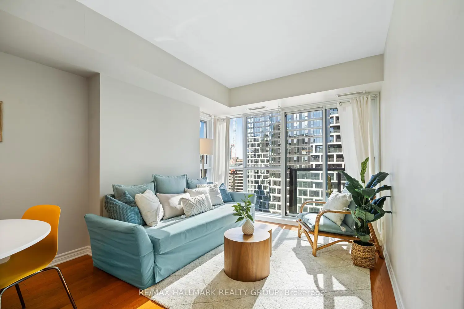 Additional image 2 of 445 Laurier Avenue 2103