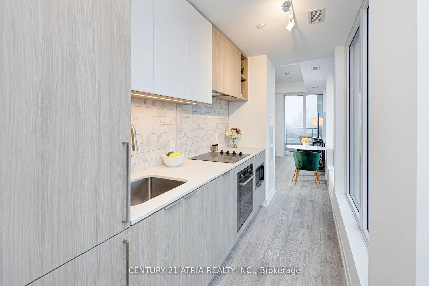2020 Bathurst Street 1820