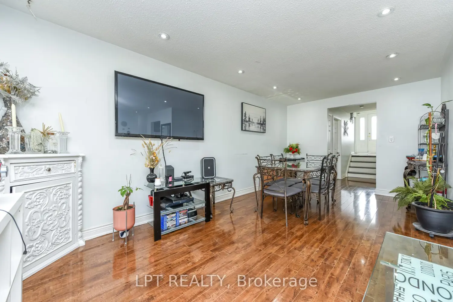 Additional image 5 of 7101 Codlin Avenue