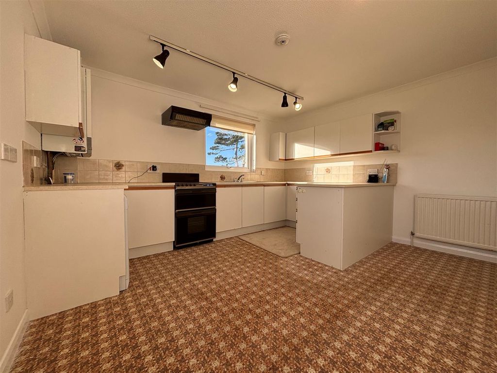 Additional image 3 of 3 bed flat to rentGranville Road, Totland Bay PO39