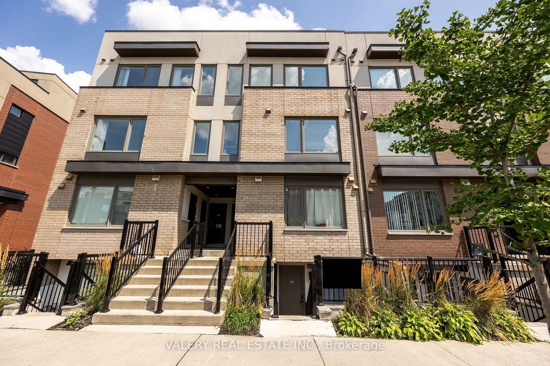 5-175 William Duncan Road, Toronto, ON, M3K 0B8