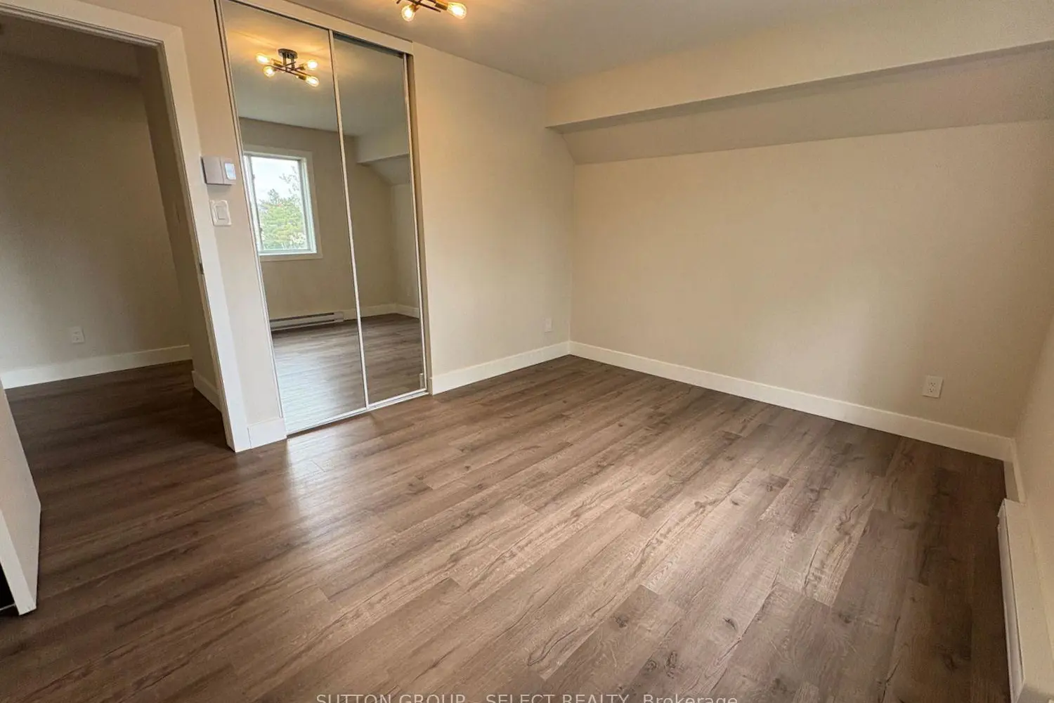 Additional image 12 of 2228 Trafalgar Street 226