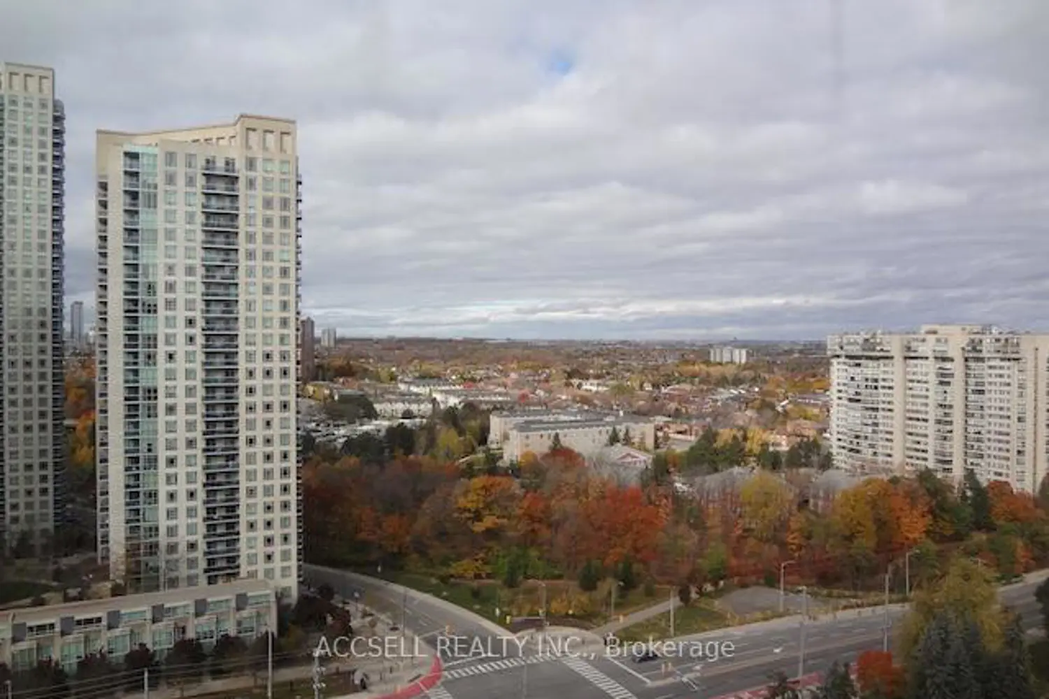 Additional image 9 of 3700 Kaneff Crescent 2106