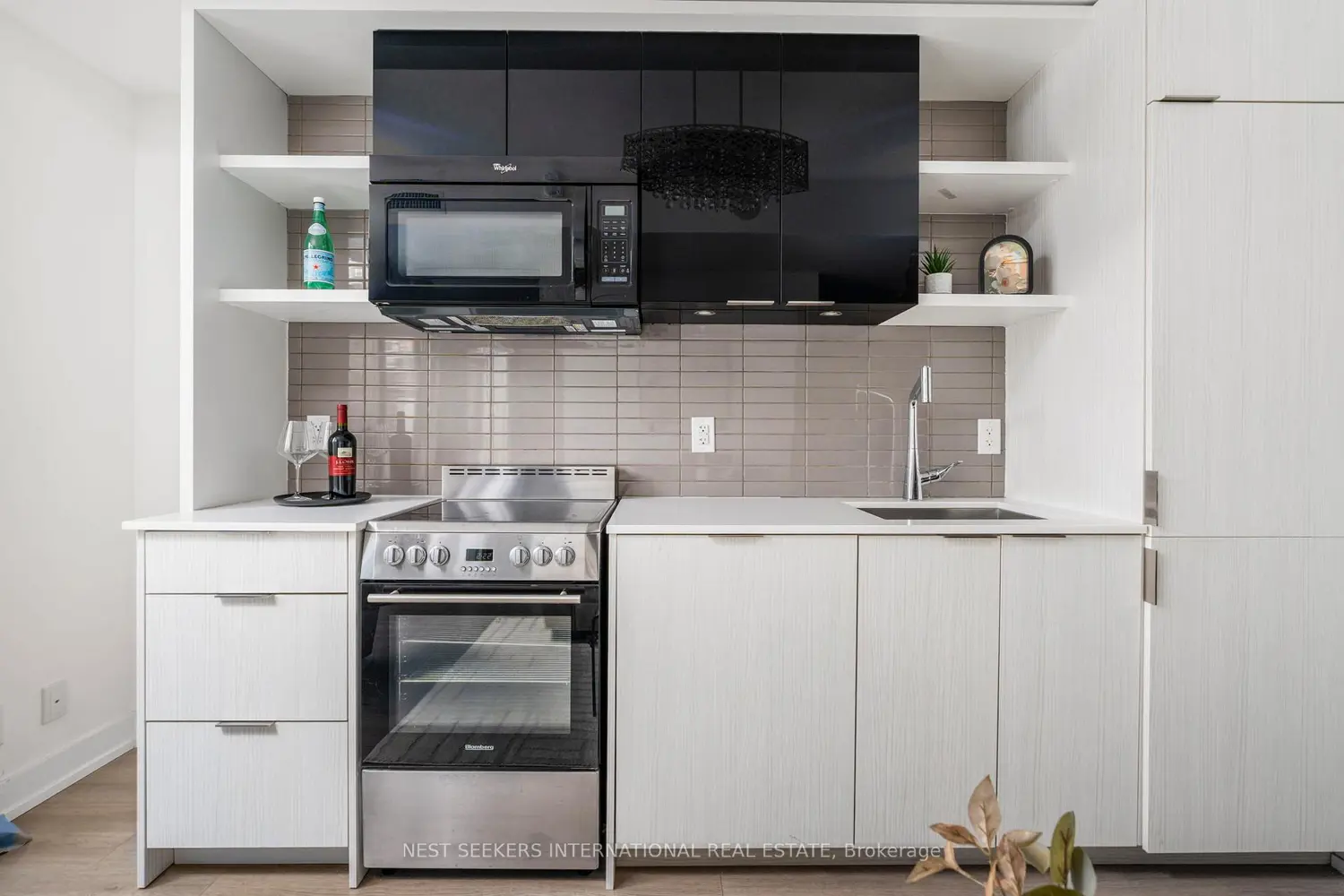 Additional image 9 of 6 Parkwood Avenue 303