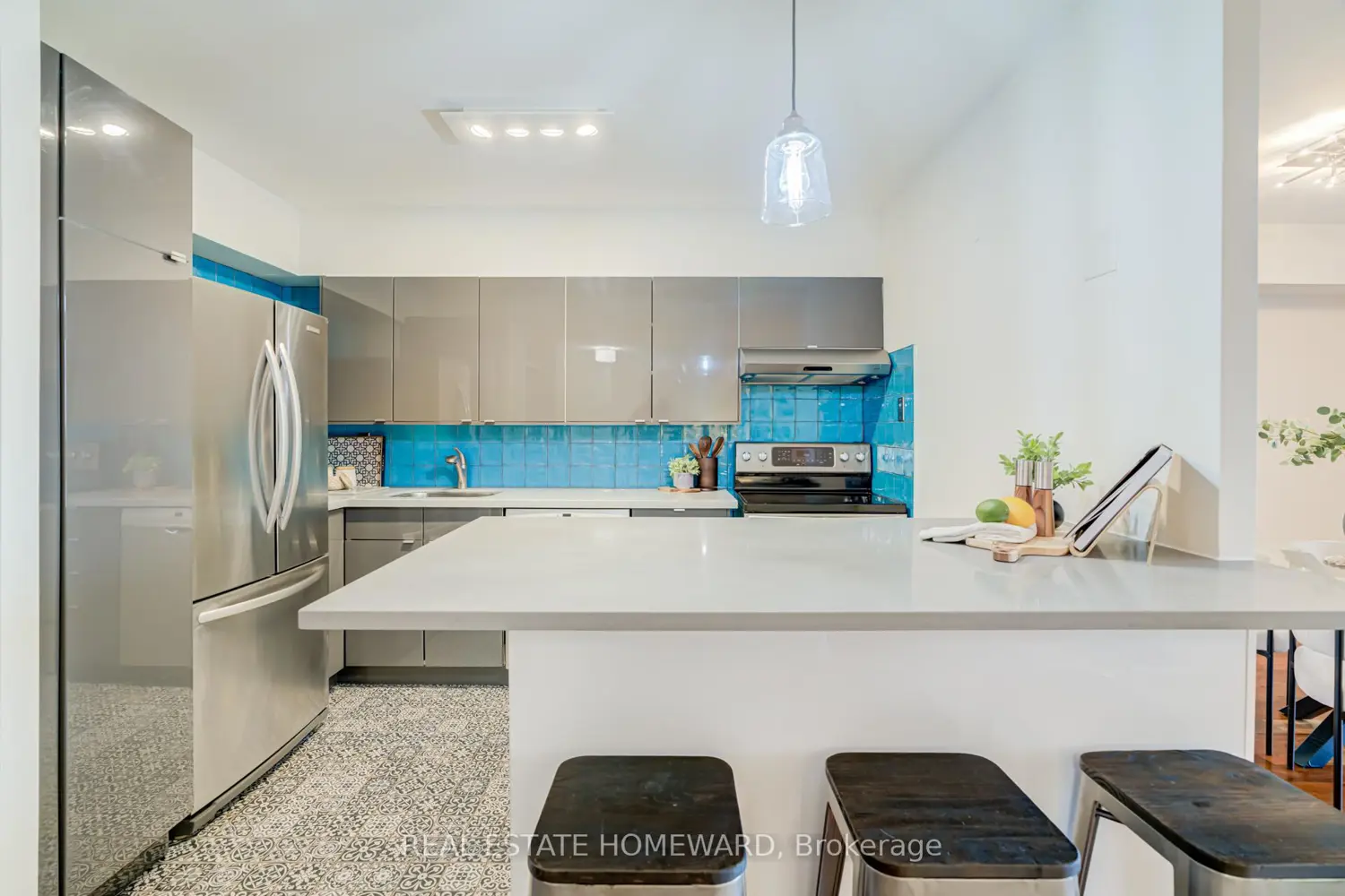 Additional image 7 of 100 Quebec Avenue 1610