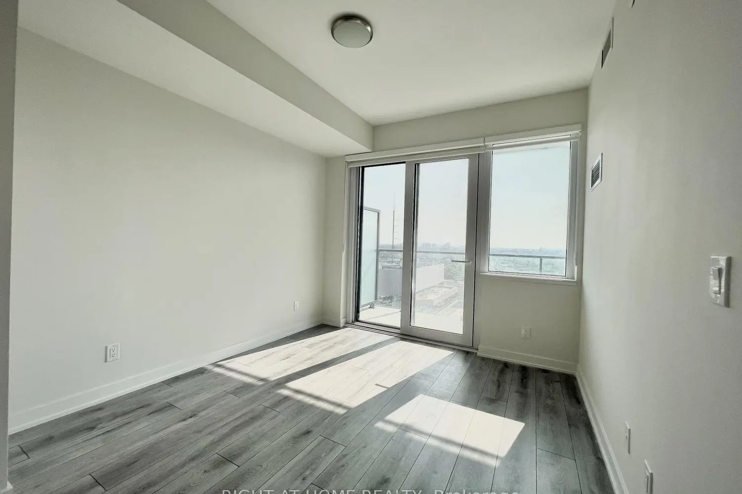 Additional image 11 of 15 Ellerslie Avenue 2301