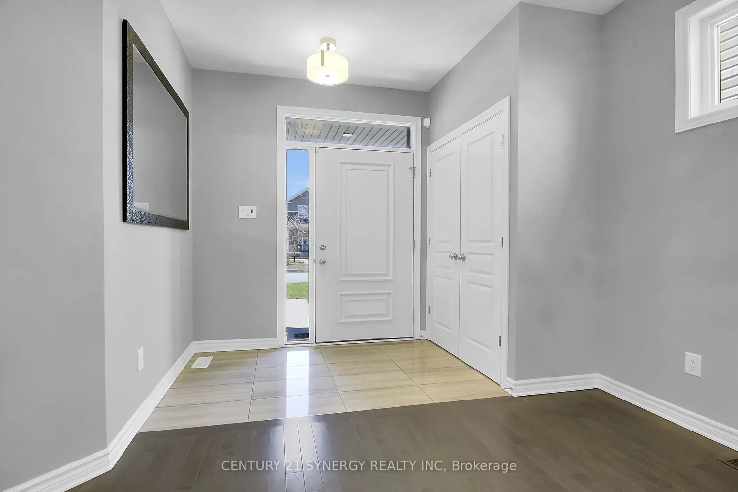 1107 Beckett Crescent photo 4