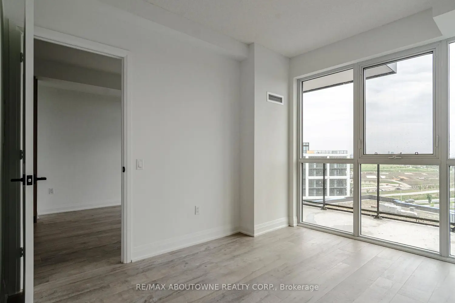 Additional image 11 of 50 George Butchart Drive 814