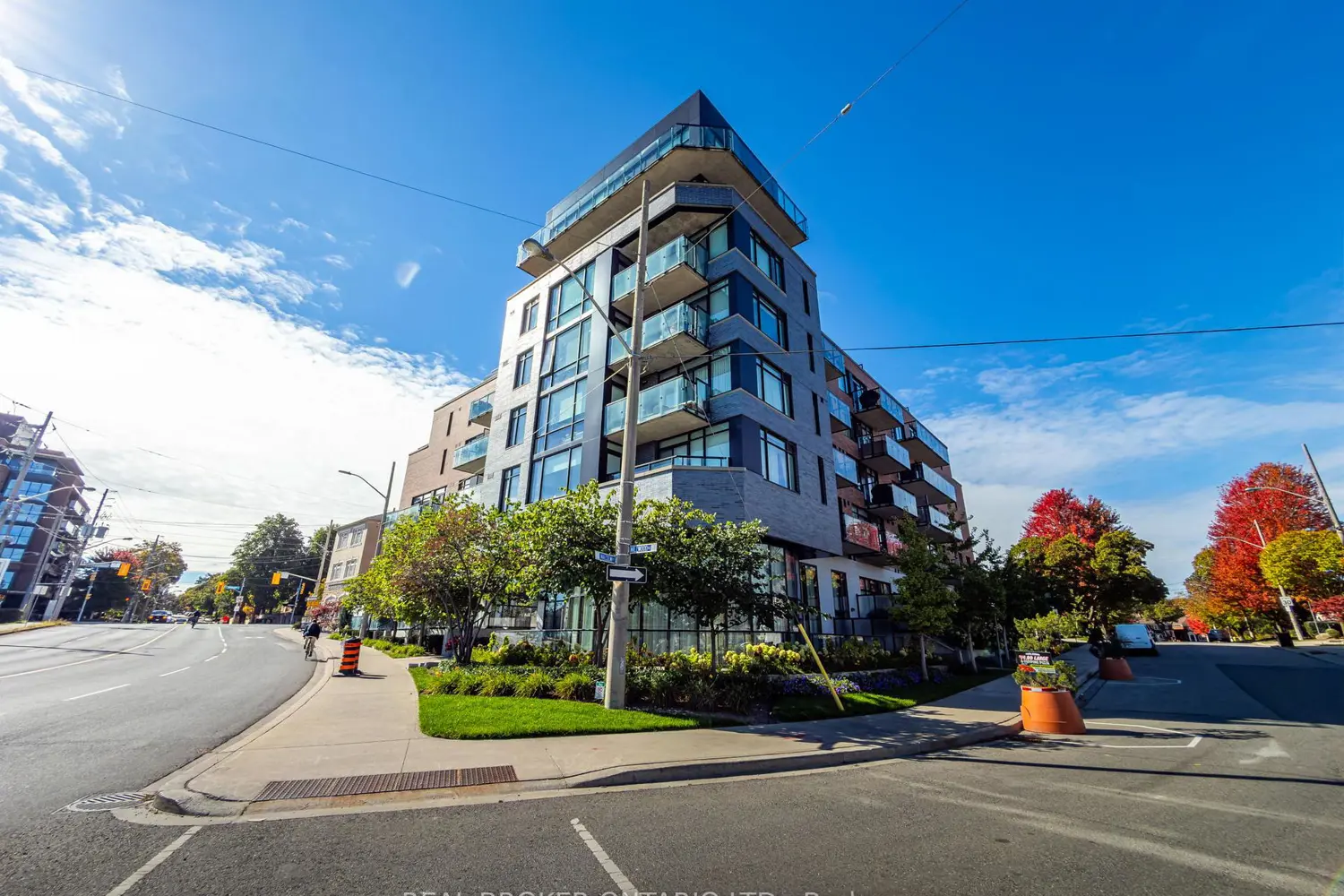 25 Malcolm Road 606
