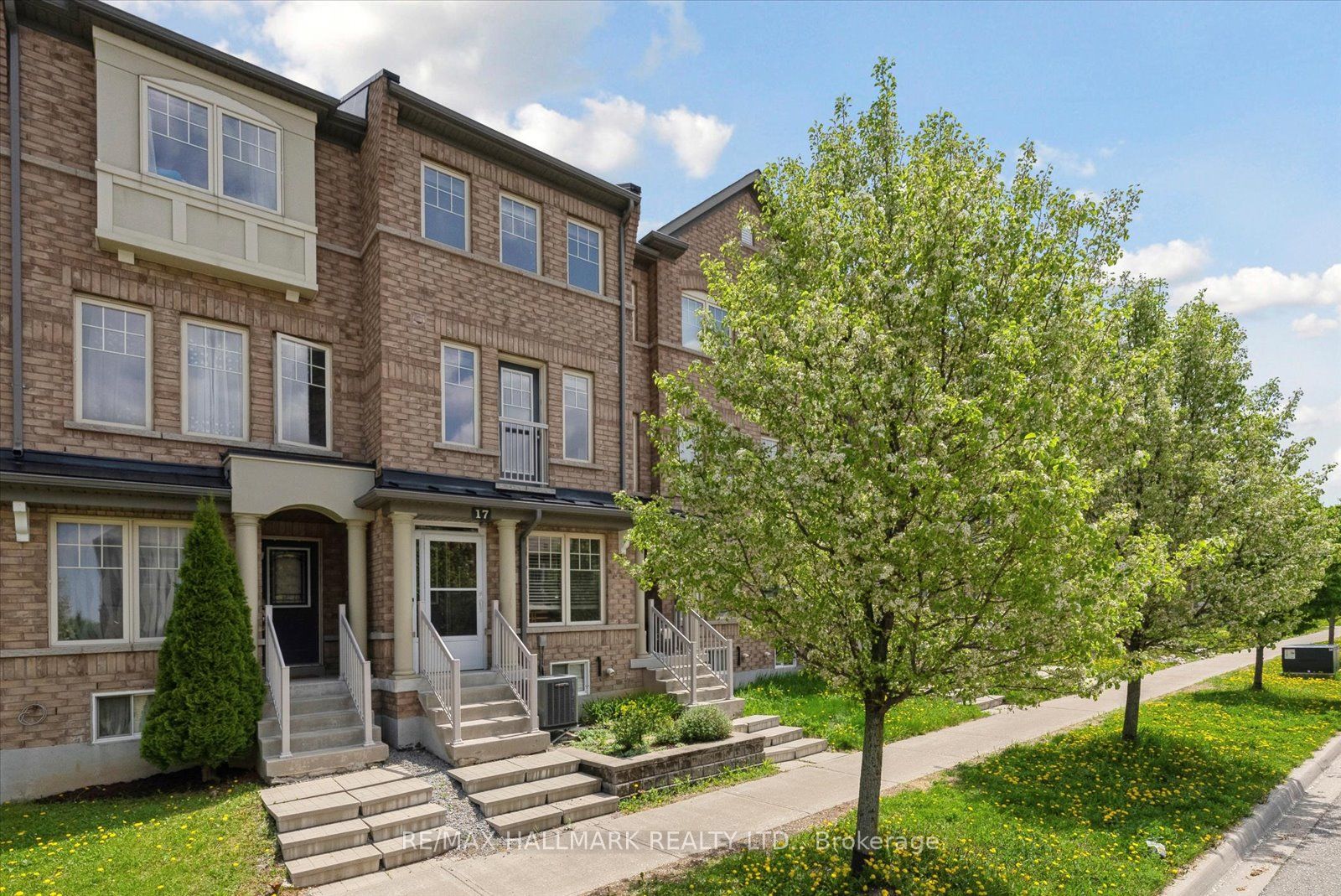 17 Valliere Drive, Markham, ON, L6C 0M7