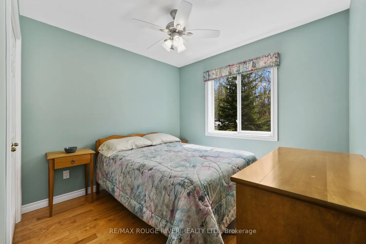 66 6-7Th Line, Drive photo 3