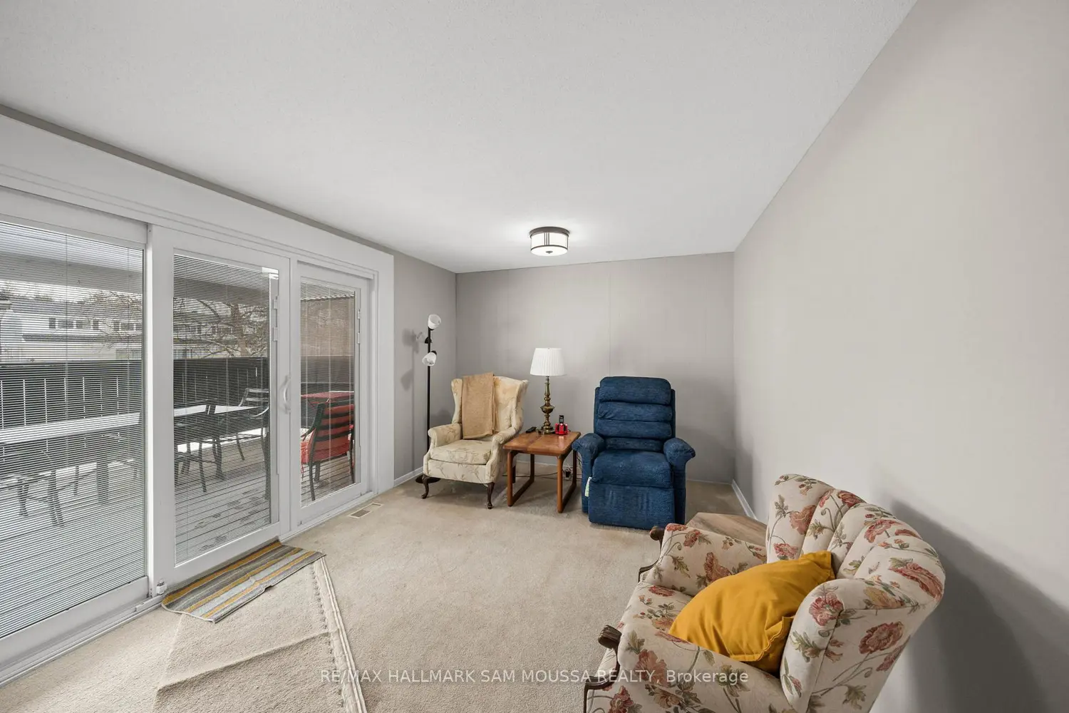 46 Seymour Avenue photo 3