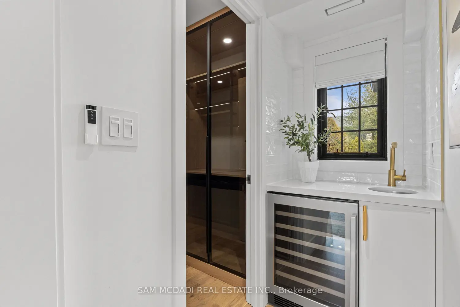 Additional image 11 of 977 Unsworth Avenue