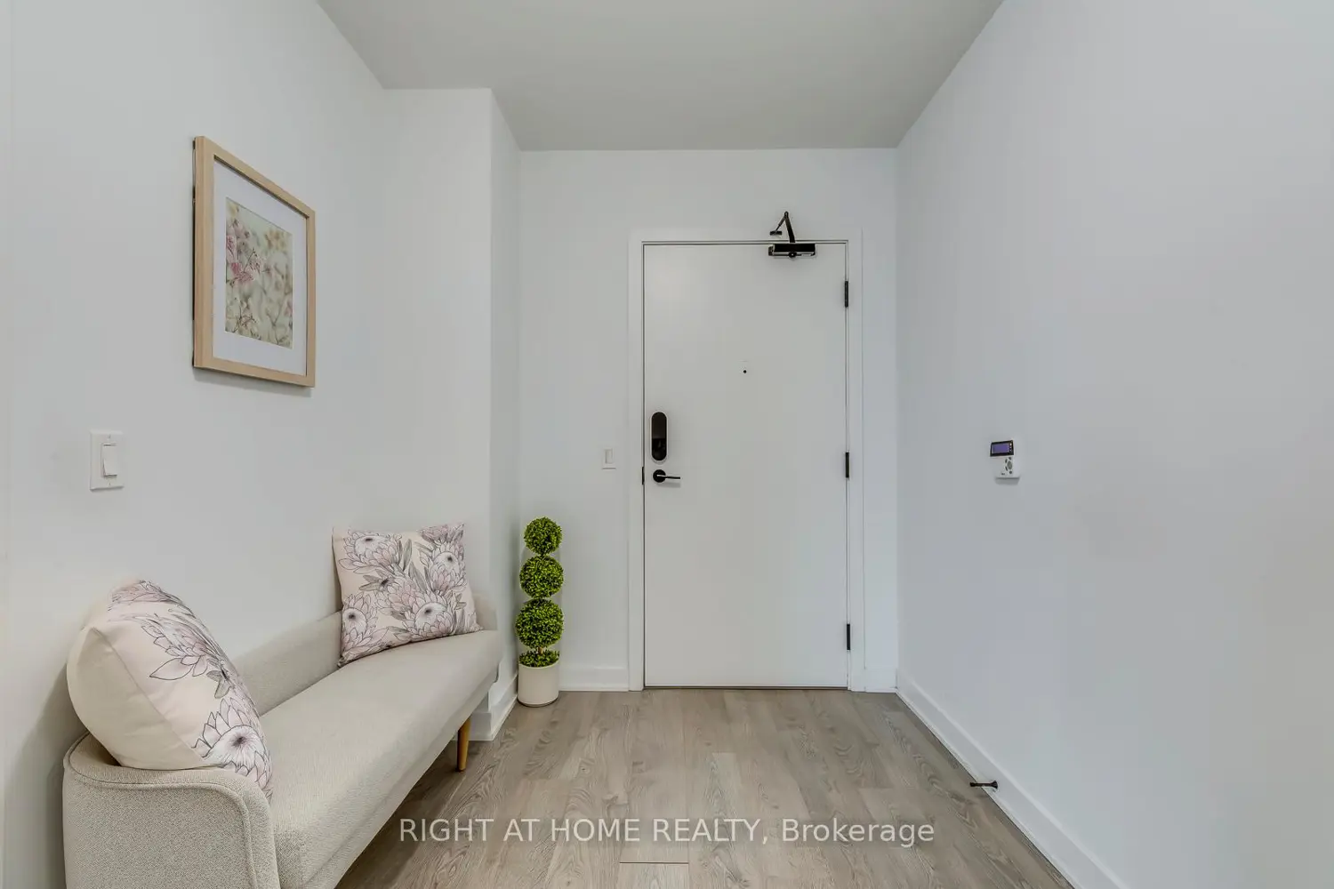 Additional image 2 of 4675 Metcalfe Avenue 206