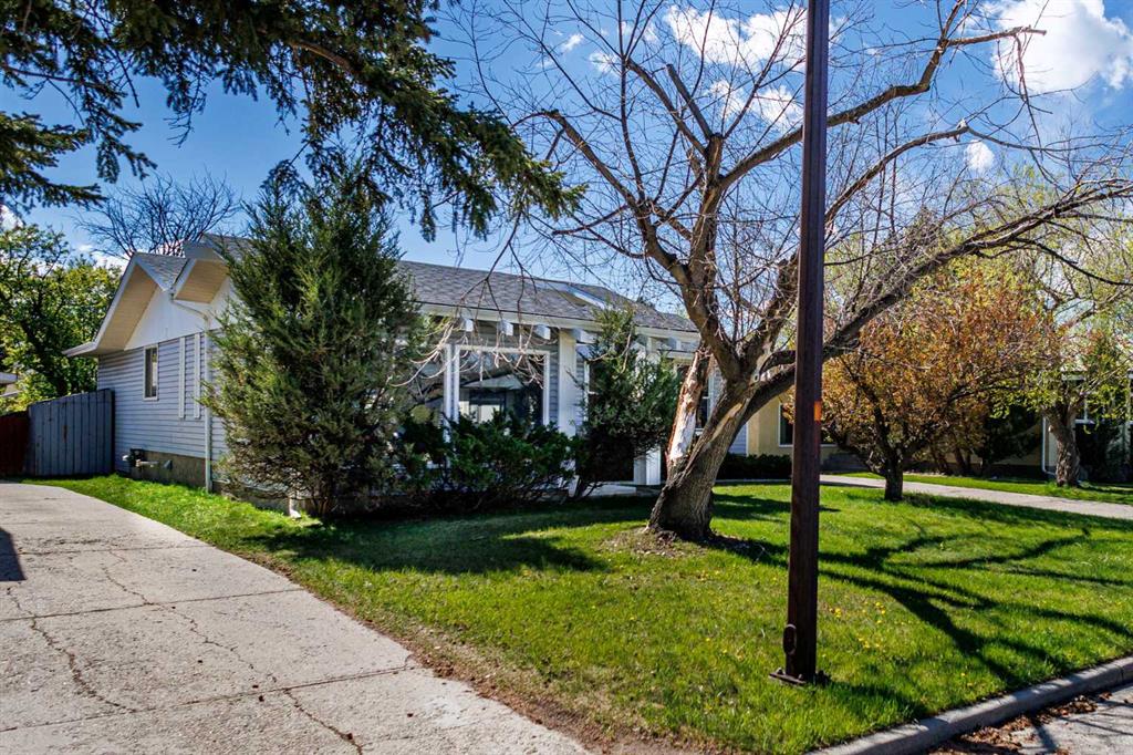 5876 Dalcastle Drive NW, Calgary, AB, T3A 2B6