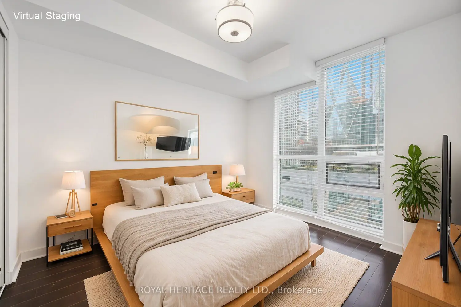 Additional image 11 of 12 Yonge Street 611