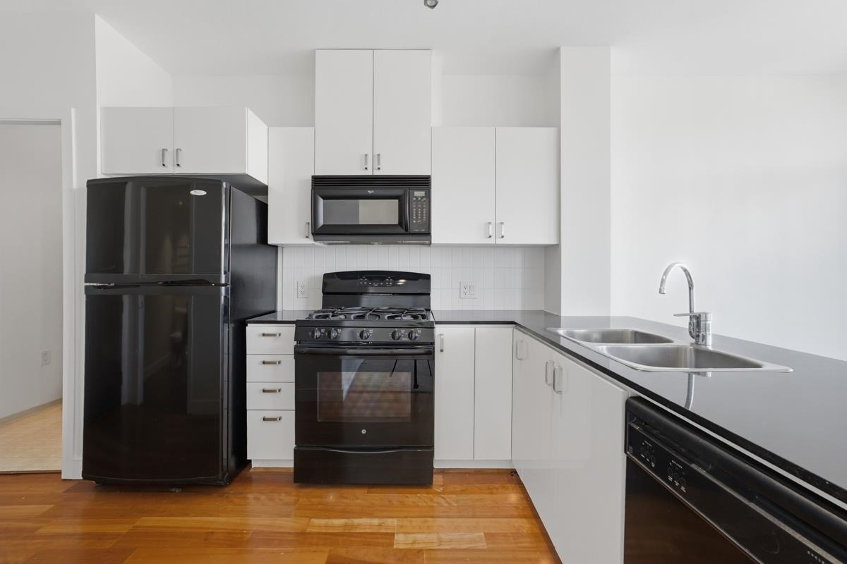 Additional image 3 of 1906-151 2nd Street W, North Vancouver, BC, V7M 3P1