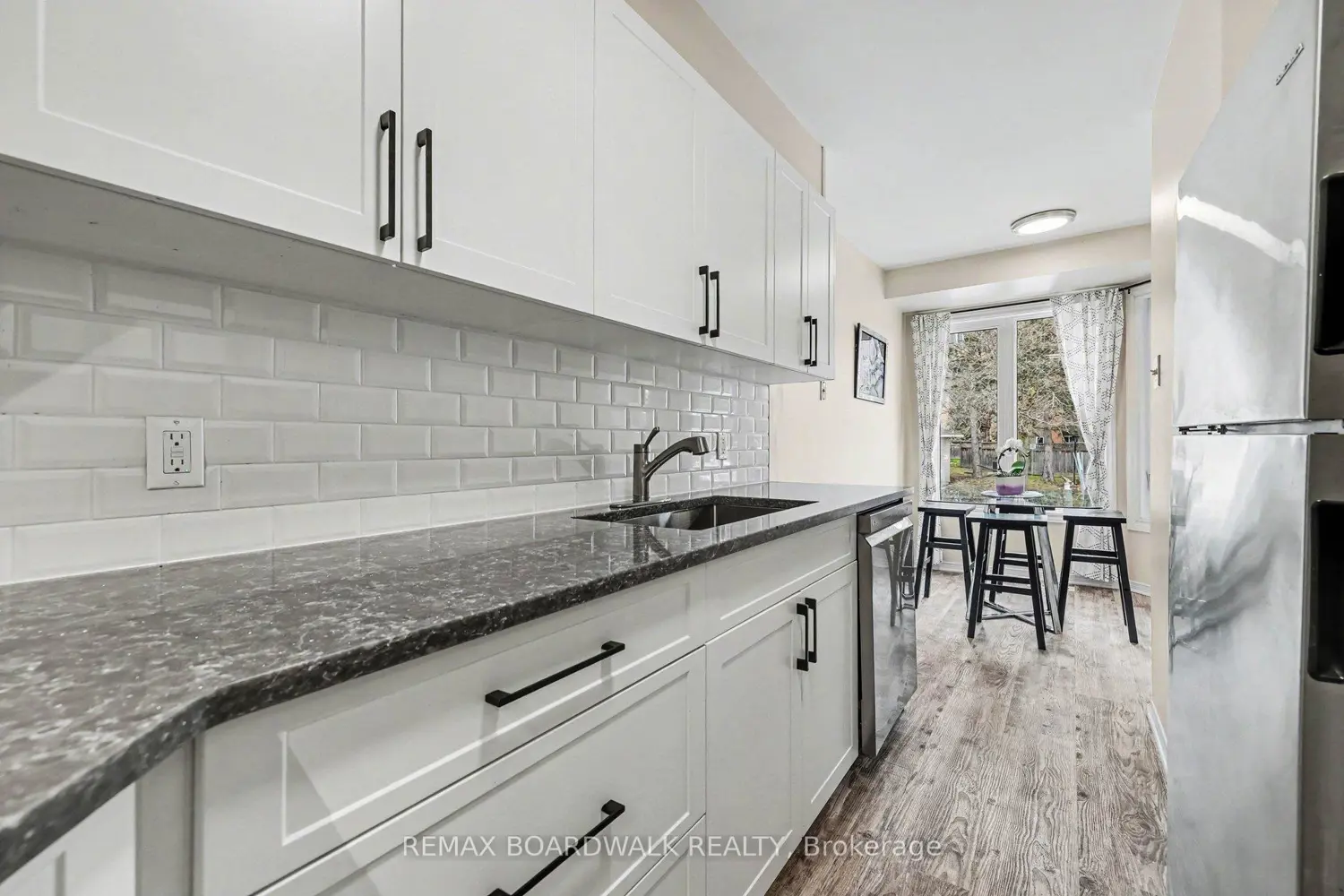 1607 Locksley Lane photo 3