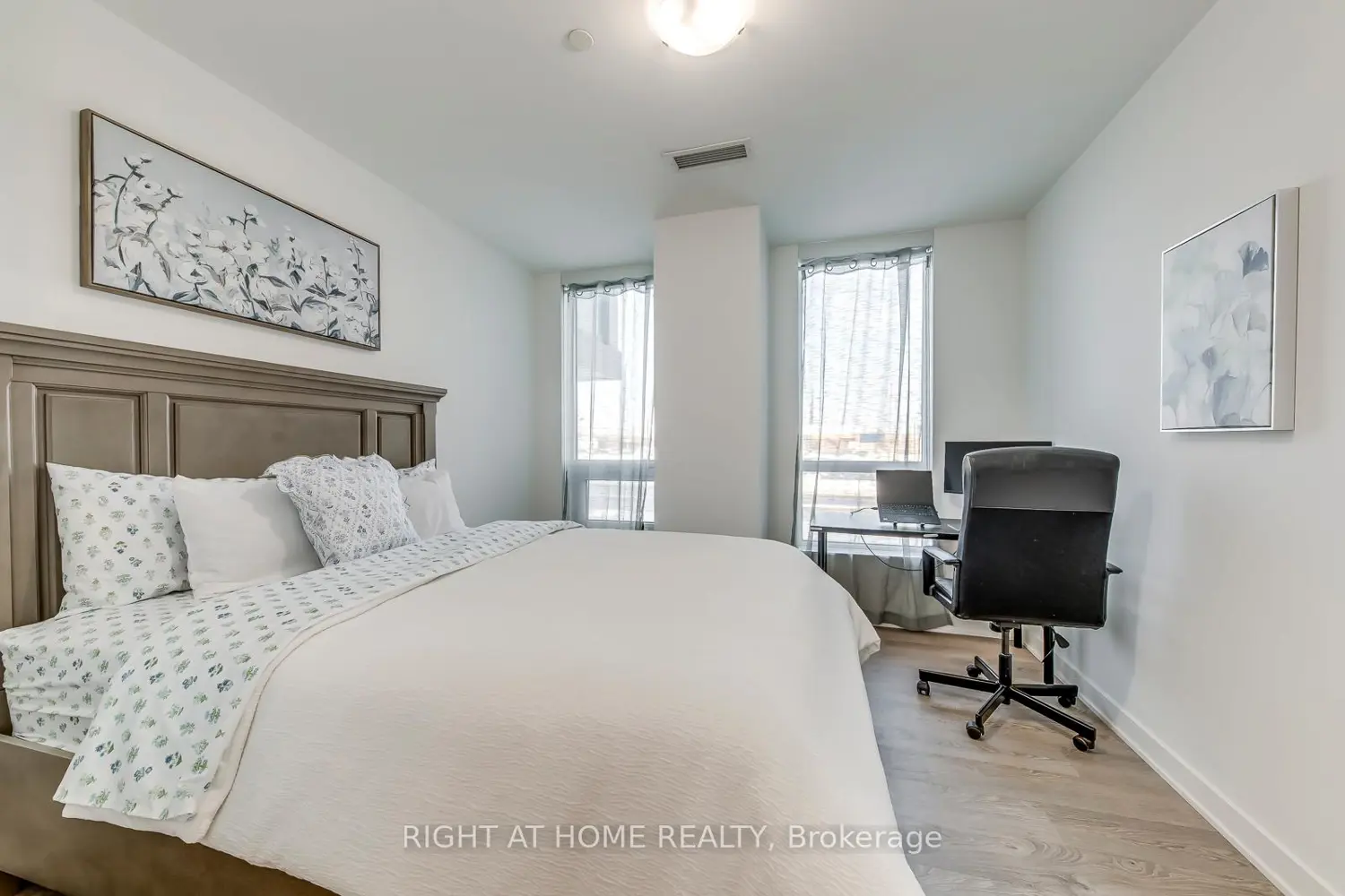 Additional image 8 of 4675 Metcalfe Avenue 206