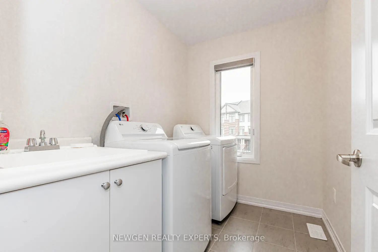 Additional image 18 of 405 Newman Drive