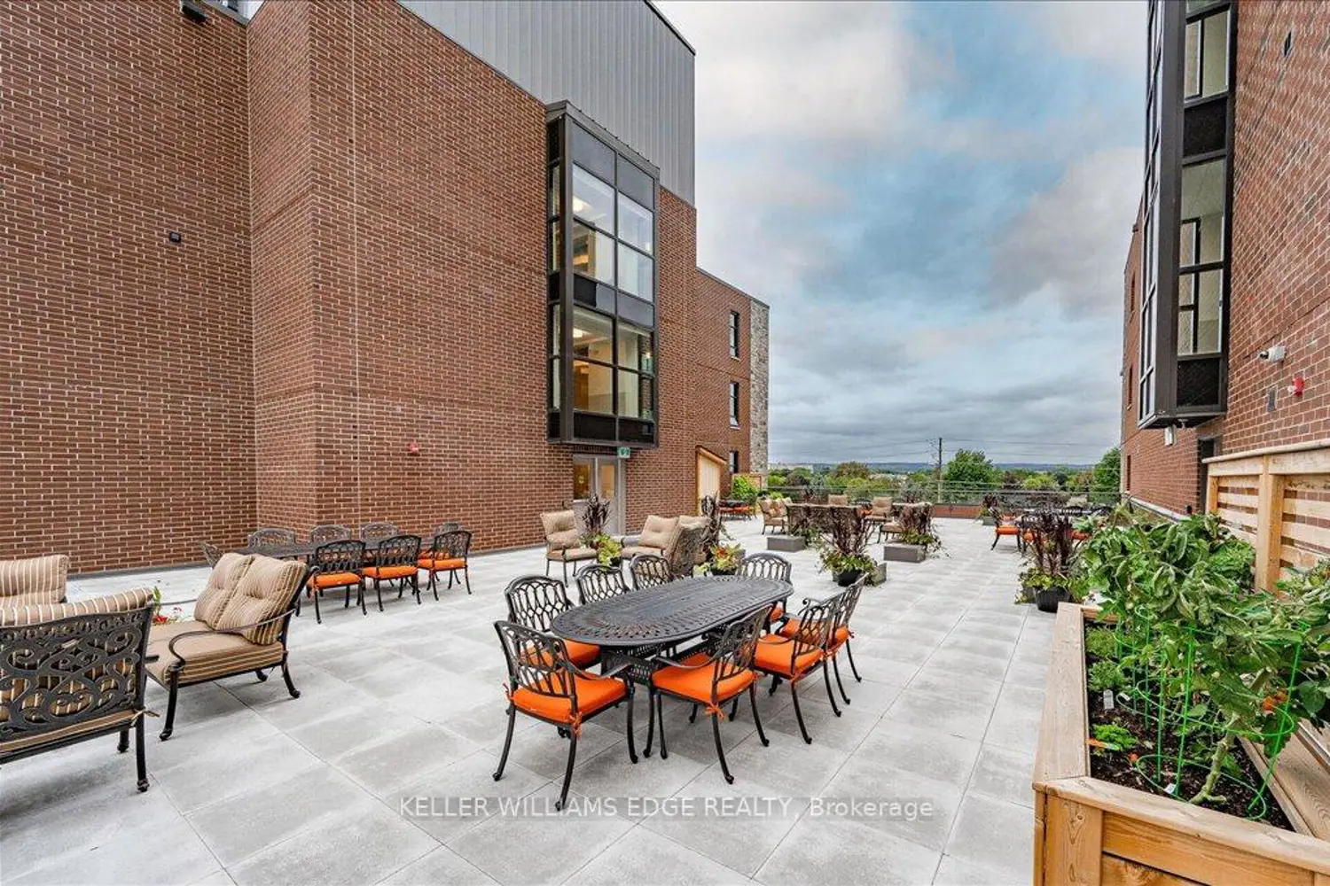 Additional image 18 of 3290 New Street 607